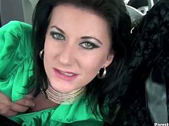 Dude, don't pass by this hot and impressive Tainster sex clip. Kinky brunette in green blouse has no money to pay for a taxi. So cum addicted bitch bows above the driver's cock and sucks it passionately till the tool jizzes at once.