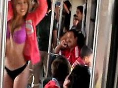 Mujer Luna Bella En El Metro De Monterrey Video Musical Original   Esa Mamita Me trae Vuelto Loco 1