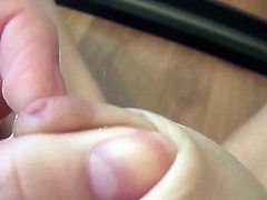 Sexy teen shows off her needy cunt in alluring solo cam show