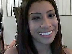 ten whit a dildo in webcam
