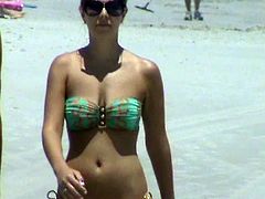 hot teen beach voyeur jiggly tits 6