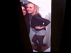 Dorothea Zalecki dient als Wichsvorlage