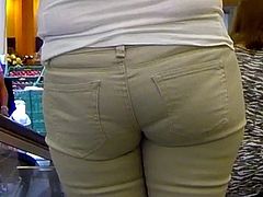 Candid - Sexy MILF Tight Jeans Pantie Lines