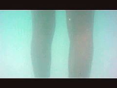 FF24 Latina Feet Underwater
