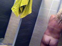 Blonde MILF caught on hidden cam taking shower after the swimming pool fun.See how this mature blonde milf in her bathing video.Enjoy those hot asses and big boobs.