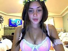 slim teen on webcam