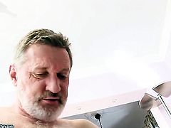 Amabella polishes lucky dudes hard schlong with her lips