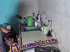 fresamora es follada en la encimera para miracomofollo.com.