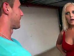 Blonde MILF around giant titties plays And shaggs inside the Garage