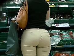 MILF IN SLACKS