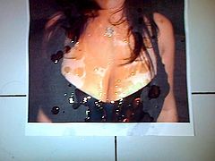 Splashing cumshot on Selvaggia Lucarelli