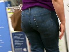 Walmart latina candid booty