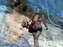 Jennifer Aniston Topless At Beach