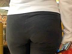 Nice big ass in Leeds shopping mall