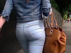 http://img3.xxxcdn.net/0v/o4/8q_jeans_ass.jpg