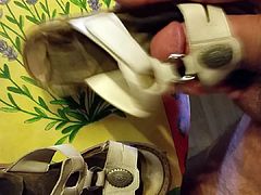 Die FlipFlop meiner Nachbarin besamt