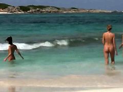 AMATEUR NUDE GIRLS IN BEACH SHOWING PUSSY NIPPLE 14