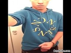 Danish College School Boy & Public Toilet Show 2 (Boyztube)