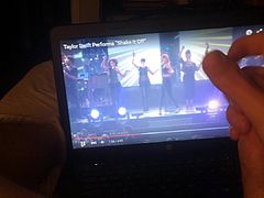 masturbating to taylor swift shake it off live