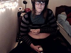 homemade chubby trans jerk & cum with hitachi