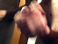 Me quite skinny man cumshot in front of mirror