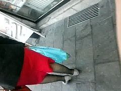 spy pantyhosed granny with fuckable legs