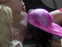 Alektra Blue plays with Kirsten Prices boobs before she touches her muff pie