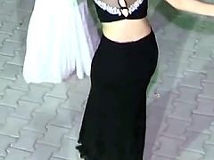 Sexy Belly of Wedding Guess