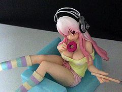 Super Sonico sofa cumshot V2