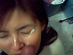 China girl gets facial and keeps sucking