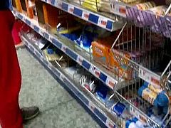 Str8 bulge guy in market