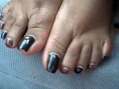 Hood Chick Brown Toenails