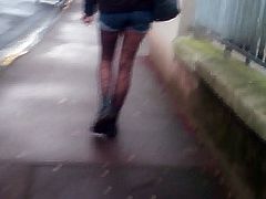 Emo girl walk denim short pantyhose