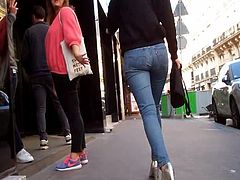 Brunette in jeans