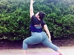 Bbw yoga