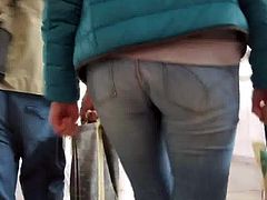 Girl's ass go to outdoor