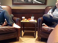 Dick flash 2 chicks in Starbucks