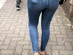 Wonderfull ass in jeans