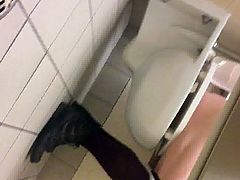 Understall toilet