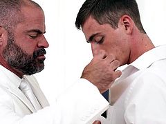 MormonBoyz - Straight boy missionary barebacked by dominant muscle bear priest