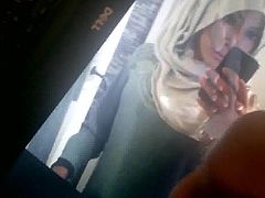 vidange sperme sur la geuele a ma collegue Farah