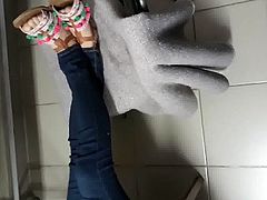 Lindos pies en el trabajo 4