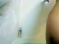 Ass dildoing in bathroom on webcam