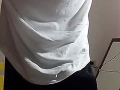 Cazzo in pantaloncini adidas