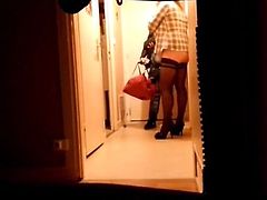 Housewife makes a blowjob to the pizza guy