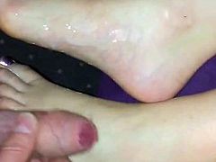 Footfetish jerking off on my girls feet