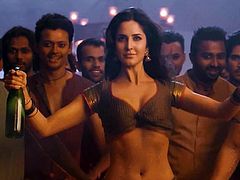 Desi Katrina shaking boobs