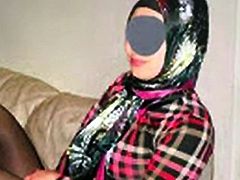 Slut turban turkish girl in Shiny black pantyhose