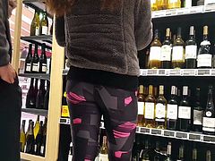 Candid - cutie girl in flashing legging