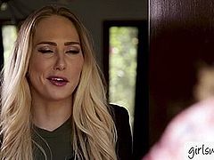 Hot Vanessa in a lesbian fuck with slut Carter Cruise
